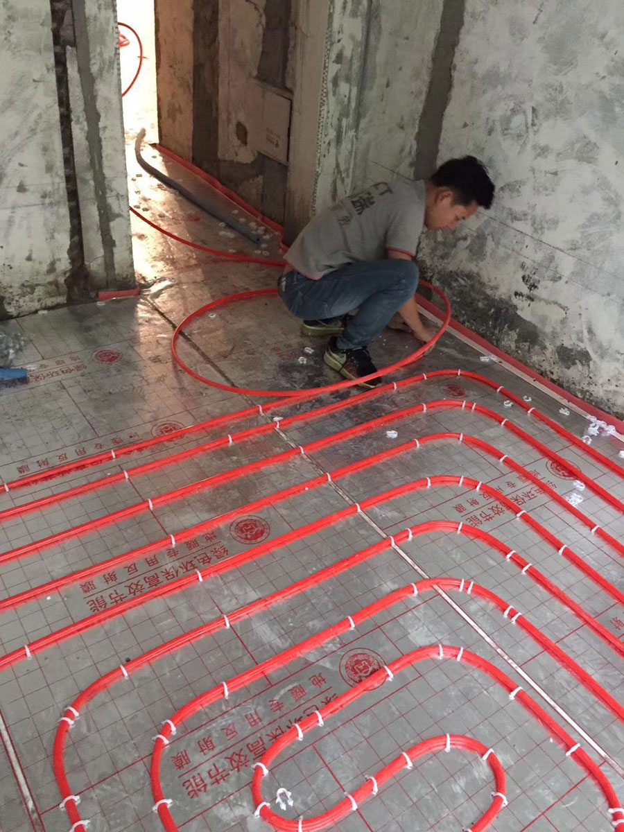 成都温江金河谷地暖+暖气片混合系统