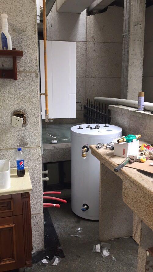 成都温江金河谷地暖+暖气片混合系统