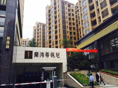 新津兰湾蒂钒尼鲁本斯毕加索系列铜铝复合暖气片