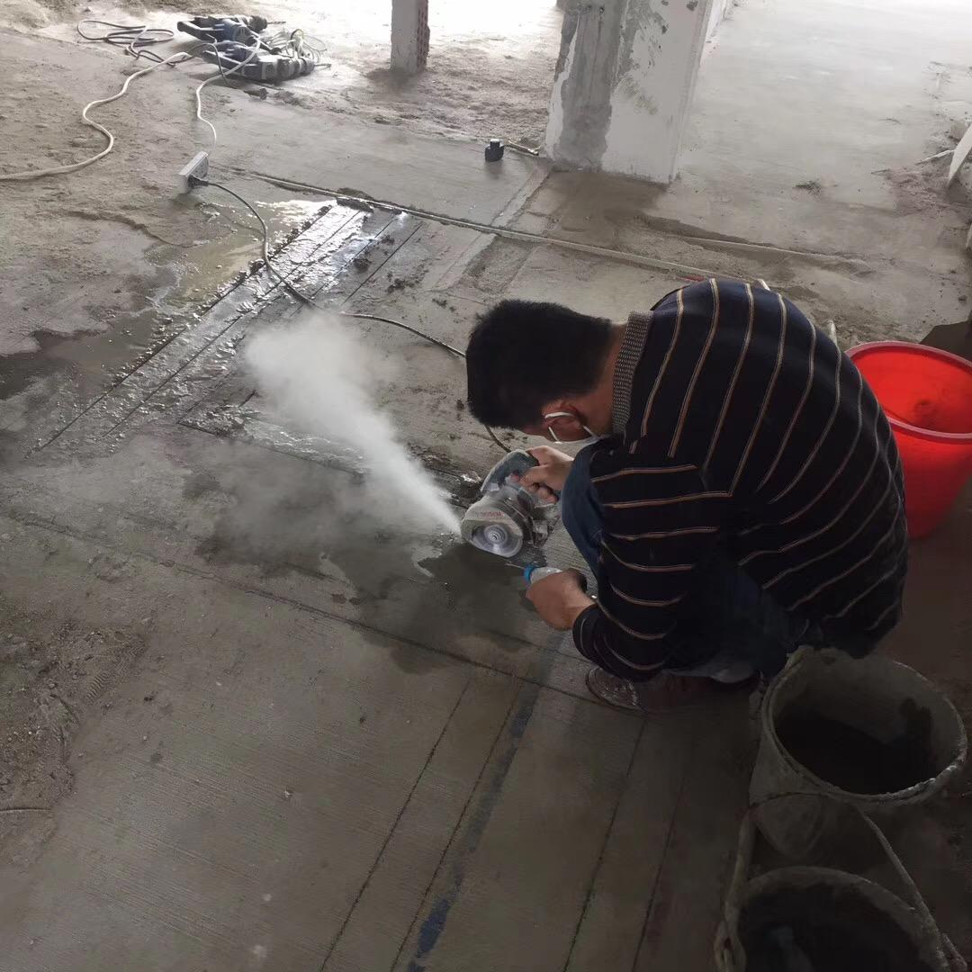 新房安装暖气片(暗装)
