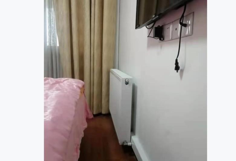 家里房子装修，室内安装地暖好还是暖气片好？从舒适度、户型角度分析