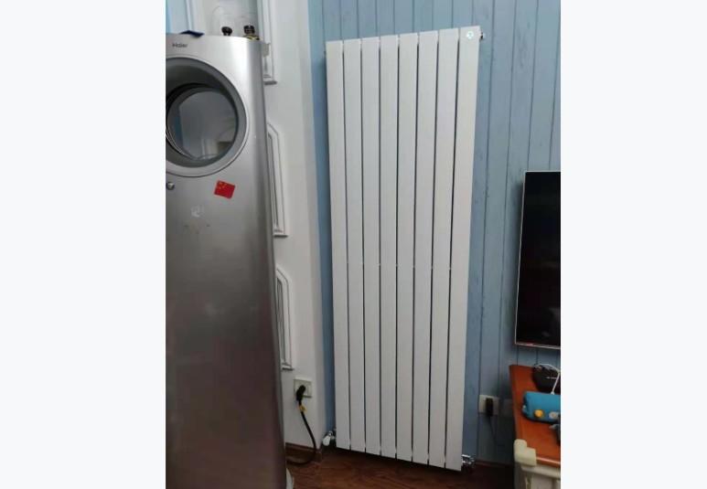 家里房子装修，室内安装地暖好还是暖气片好？从舒适度、户型角度分析